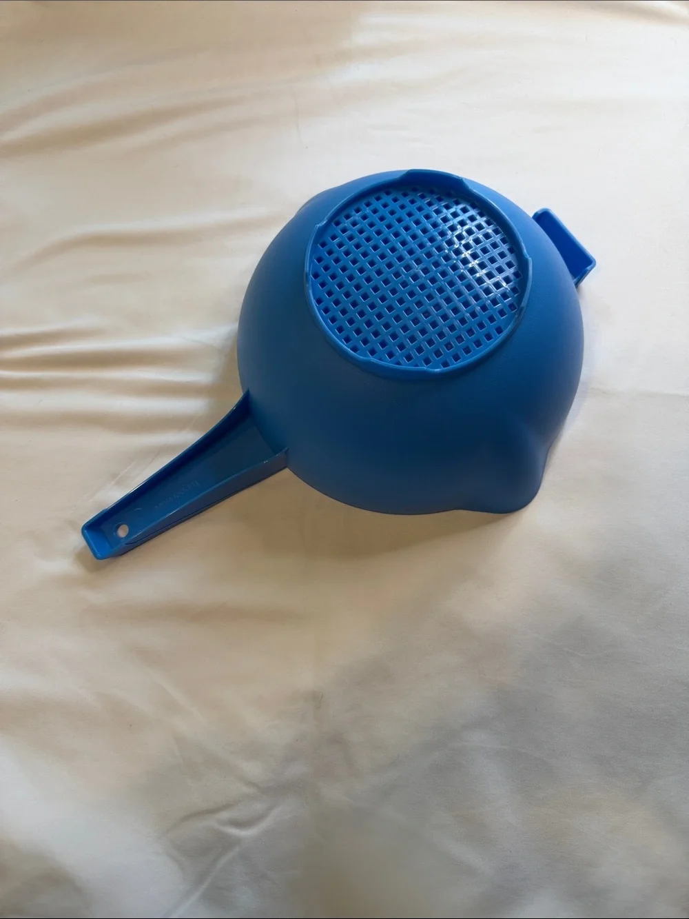 Tupperware sturdy blue